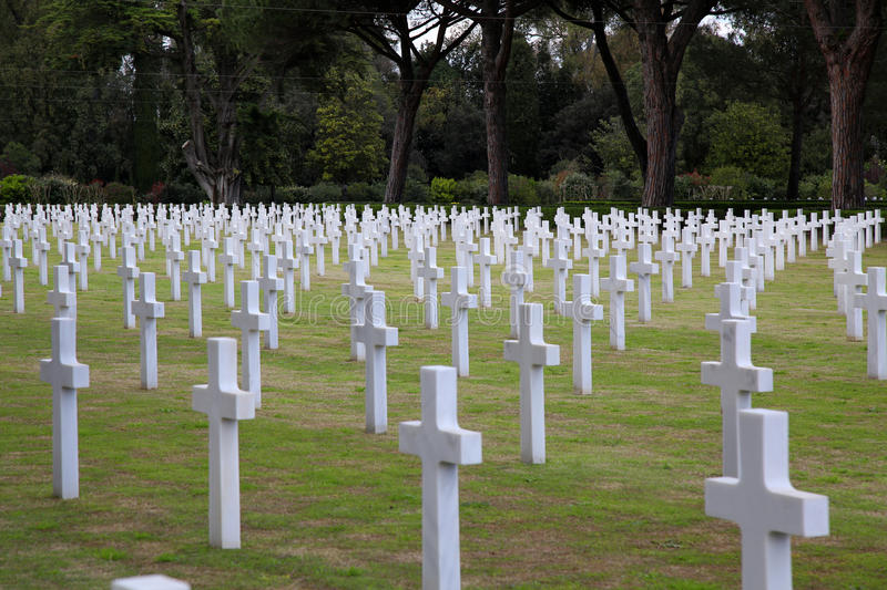 Религиозные символы в США чаще всего привилегия военных кладбищ