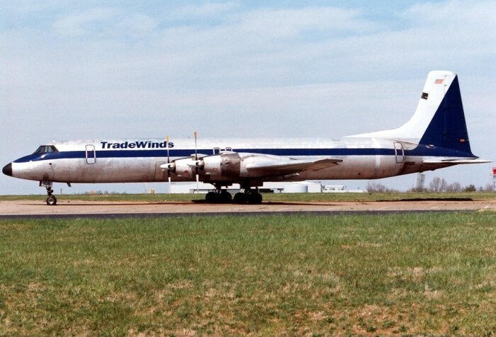 Грузовой самолет в первую очередь узнается по отсутствию иллюминаторов. |Фото: wikimedia.org.