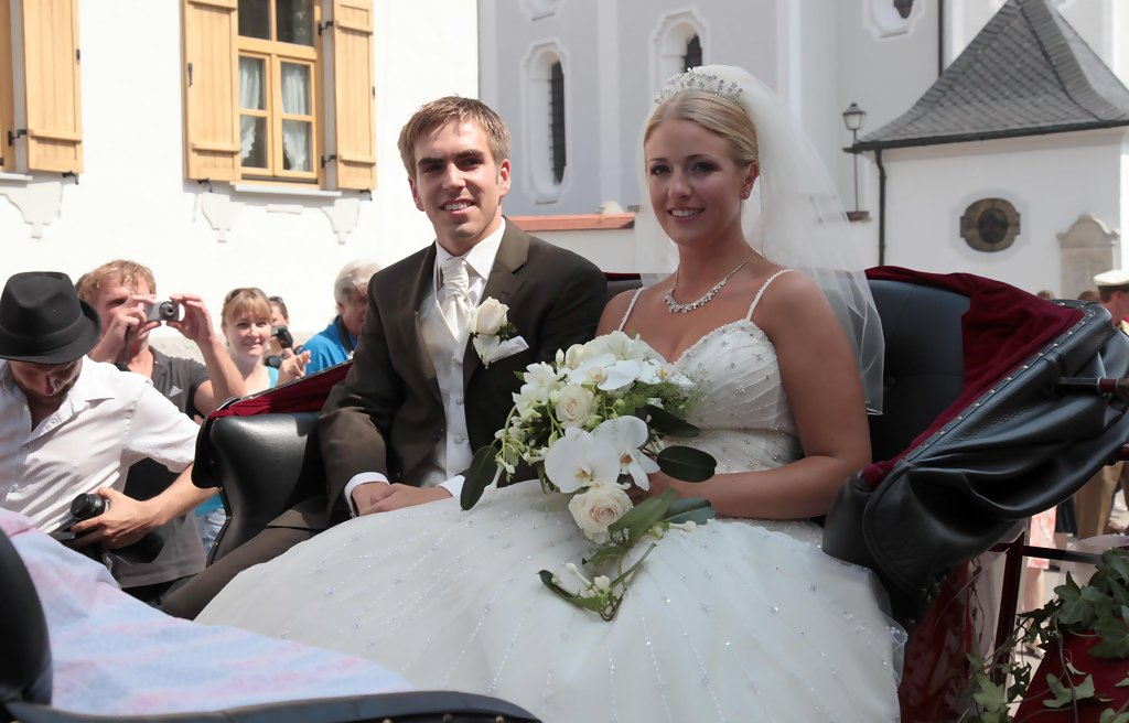 Немцы на русских девушках жениться не прочь. Однако считают это непростым делом, что не каждому фрицу по плечу